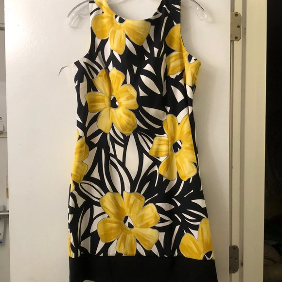 Alyx Petite Yellow Flower Dress - Picture 1 of 8